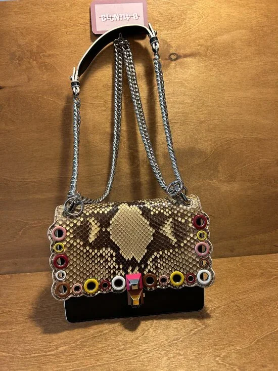 Authentic Fendi Kan Chain Shoulder Bag in Black Calfskin and Scalloped Snakeskin - Picture 3 of 12